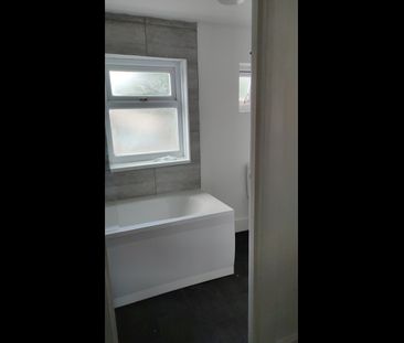 1 Bed Flat, Ley Street, IG1 - Photo 5