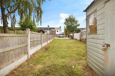 3 bedroom end of terrace house to rent - Photo 3