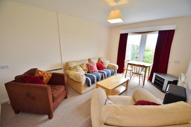 4 bedroom semi-detached house to rent - Photo 1
