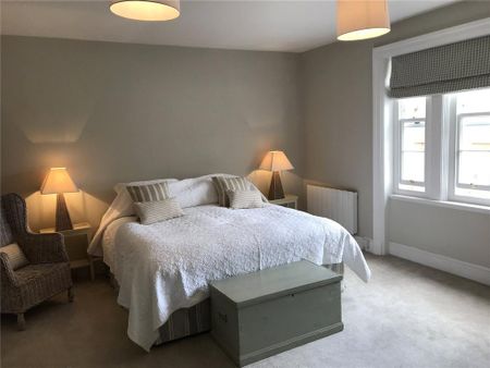 4 bedroom apartment to rent - Photo 3