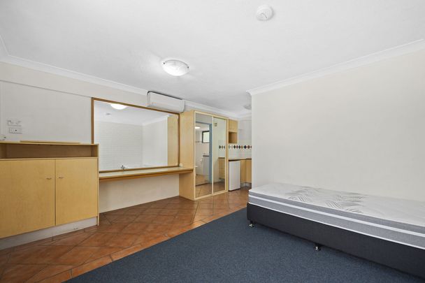 106/132 Marine Parade, Southport QLD 4215 - Apartment For Rent | Domain - Photo 1