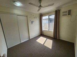 Charming Family Home in the Heart of Kirwan - Photo 5