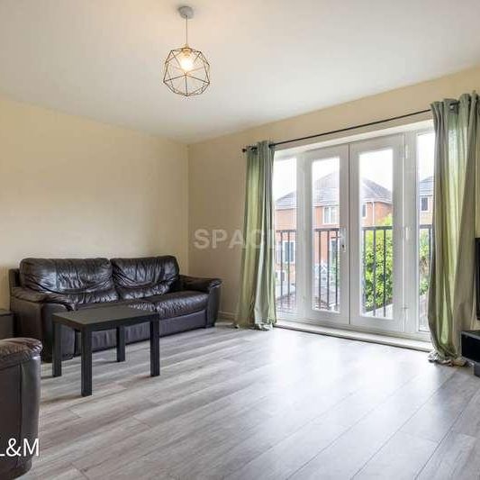 Regis Park Road, Reading, Berkshire, RG6 - Photo 1