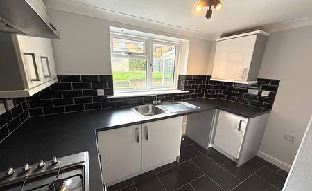 Deepwell Avenue, Halfway, Sheffield, S20 - Photo 2