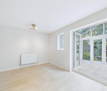 4 bedroom semi-detached house to rent - Photo 3