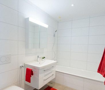 Rein ins neue Wohnglück! Grosse 4.5 Zimmer-Wohnung mit Sitzplatz - Photo 3