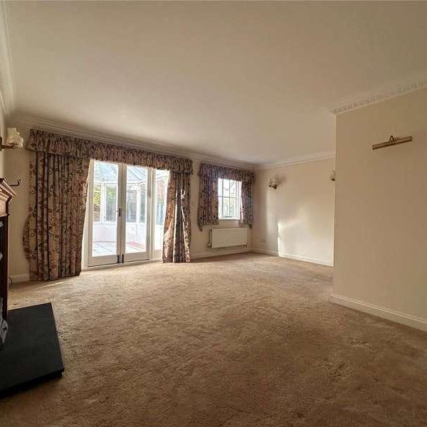 Curlys Way, Swallowfield, Reading, RG7 - Photo 1