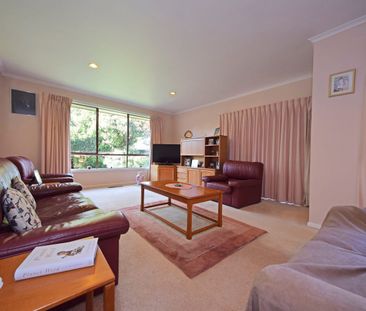 A FANTASTIC HOME WITH A SEPARATE BUNGALOW! - Photo 1