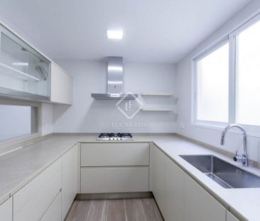 3 bedroom luxury Apartment for rent in Valencia, Spain - Photo 2