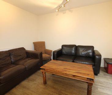 6 bedroom flat to rent - Photo 1
