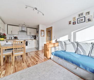 2 bed flat to rent in Bath Road, Slough, SL1 - Photo 3