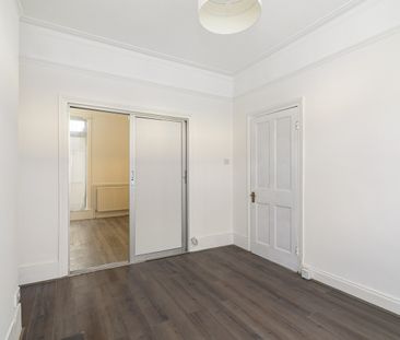 3 Bed Terraced House, Caulfield Road, E6 - Photo 5