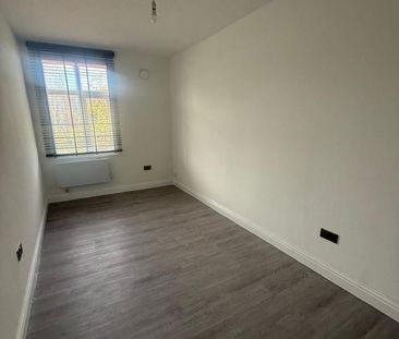 2 Bed Flat, Staines Road, TW4 - Photo 1
