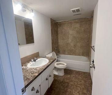 420 Sabrina Road Southwest, Calgary - Photo 2