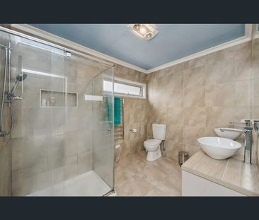 27A Pallett Street, Golden Square, Vic 3555 - Photo 2