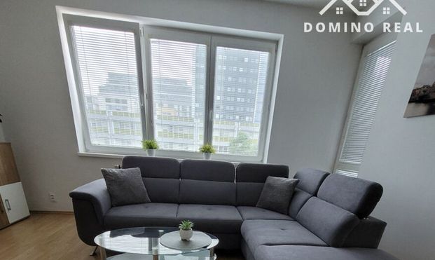 prenájom 1-izbového bytu s loggiou a parkovaním - Fotografia 1