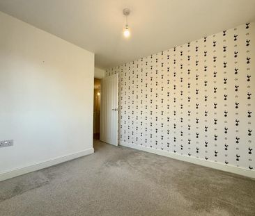 4 bedroom detached house to rent - Photo 4