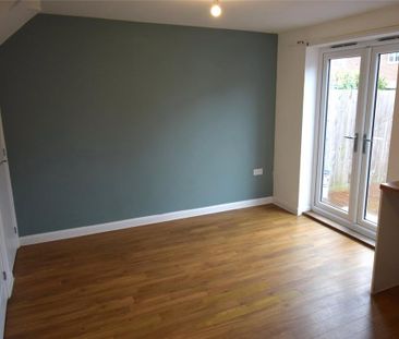 3 bedroom semi-detached house to rent - Photo 3