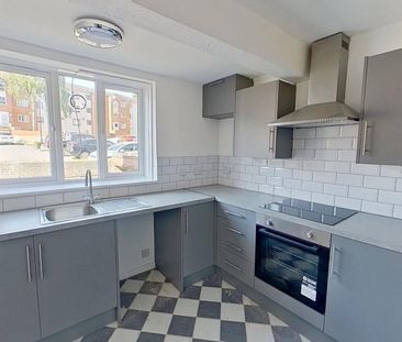 3 bedroom apartment to rent - Photo 4