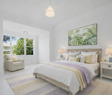 Light Filled Peninsula Residence - Photo 3