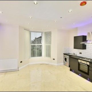 1 Bedroom Apartments in Leeds - Photo 3