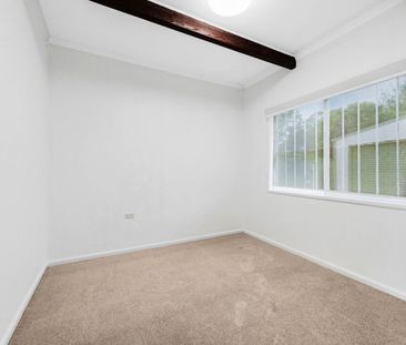 FIVE BEDROOM FAMILY HOME WITH SELF CONTAINED STUDIO - Photo 2