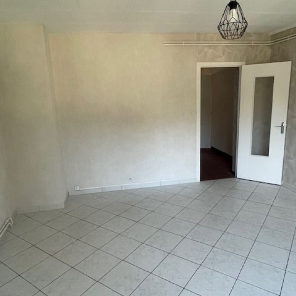 Location Appartement 2 pièces 52m² JARVILLE LA MALGRANGE 54140 - Photo 1