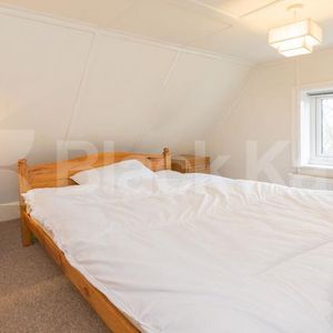 Superb modern 4 bed 2 bath in a large period conversion in Camden. - Photo 2