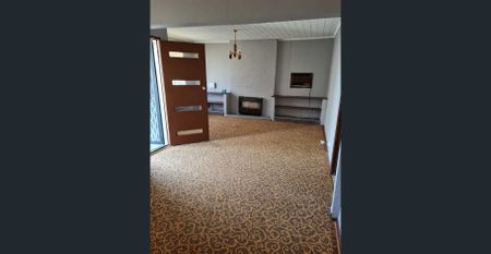 3-Bedroom Home in the Heart of Werribee - Photo 2