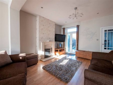 2 Bed Terraced House, Richmond Road, B66 - Photo 3