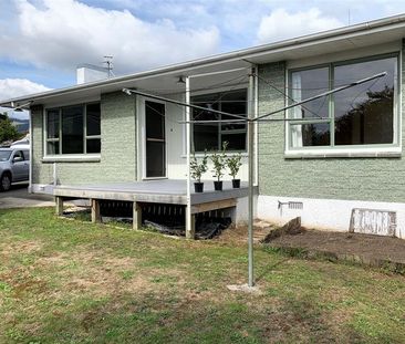 Cute Property with Modern Features, Garden Oasis, ... - Photo 4