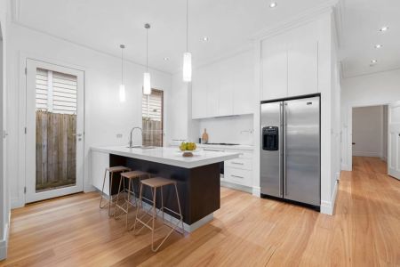 Immaculate 2-Bedroom Home in Prime Camberwell Location - Photo 5