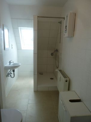 Ca. 80 m² gemütliche, möbelierte Dachgeschosswohnung zu vermieten! - Photo 1