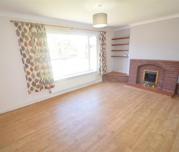4 bedroom semi-detached house to rent - Photo 3