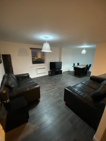 3 Bed Flat, Blackfriars Road, G1 - Photo 2