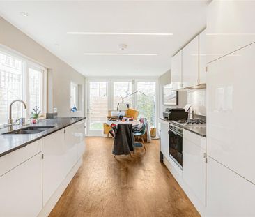 4 bedroom terraced house to rent - Photo 3
