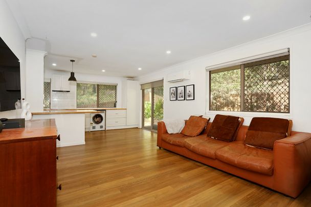 CHARMING 3 BEDROOM DUPLEX - Photo 1