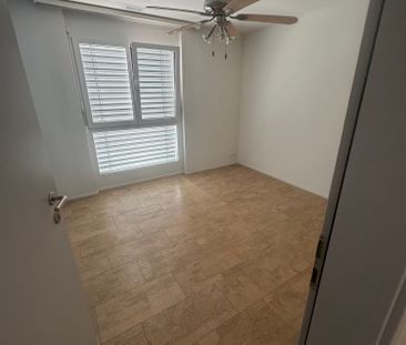 Attraktive 4.5-Zimmerwohnung in Hüttikon mit 2 Tiefgaragenplätzen - Foto 3