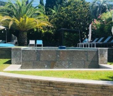 JOLIE VILLA AU CALME DANS UN DOMAINE - Photo 1