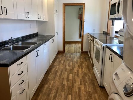 For Lease - 39 Spruce Avenue, Richmond Hill, Ontario - Photo 2