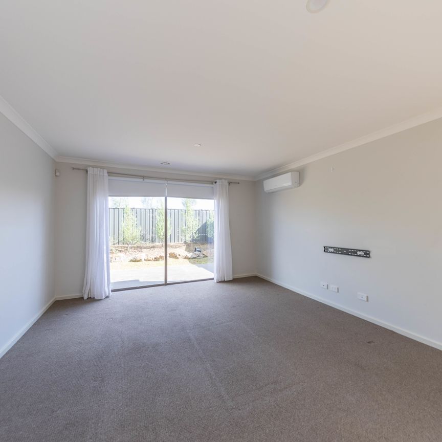 37 Adelong Bvd, Cobblebank VIC 3338 - Photo 1