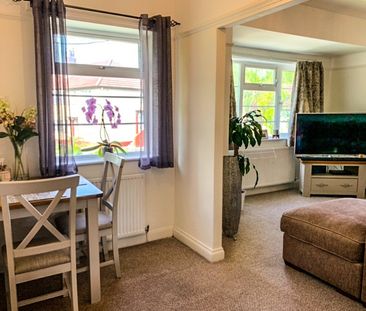 2 Bed Maisonette, Sandringham Crescent, LS17 - Photo 1