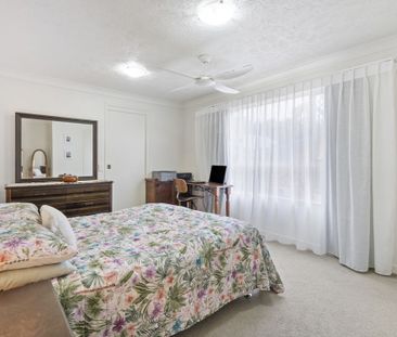 OVERLOOKING CURRUMBIN CREEK - FURNISHED UNIT - Photo 2