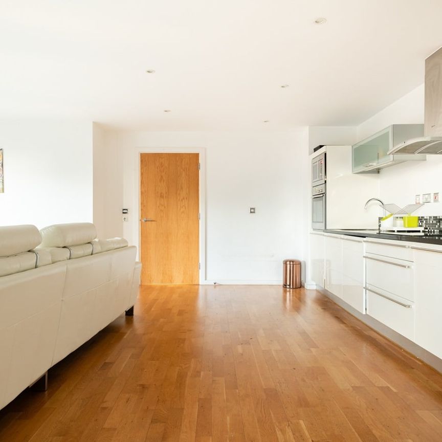 2 Bed Flat, Ability Place, E14 - Photo 1