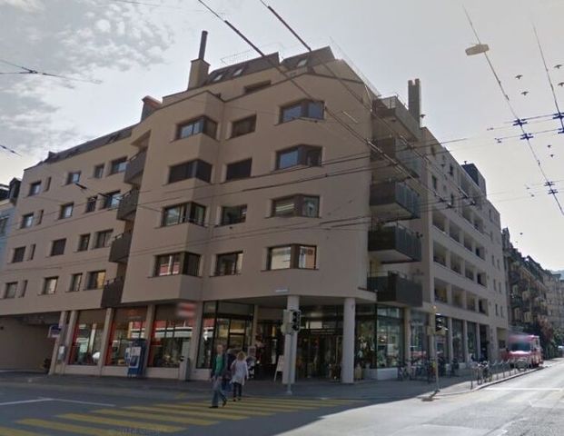 Loft apartment with large roof terrace in a central location - Photo 1