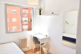 Calle de la Liberación, Madrid, Community of Madrid 28033