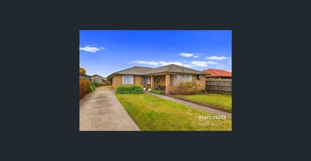 Charming 3-Bedroom Home with Ample Natural Light in Lalor - Photo 1