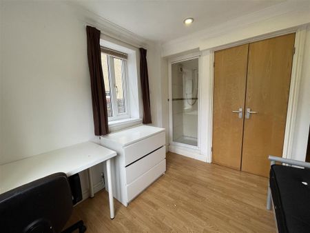 4 bedroom apartment to rent - Photo 2