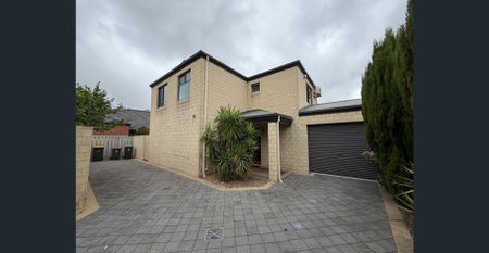 HOME FOR RENT - Photo 4