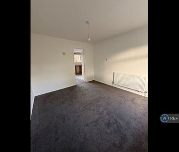 3 bedroom end of terrace house to rent - Photo 3
